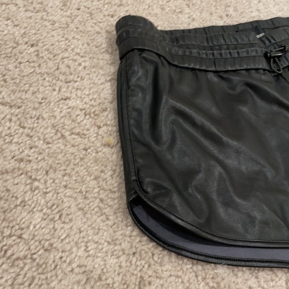 Wilfred Free faux leather shorts - Picture 7 of 7